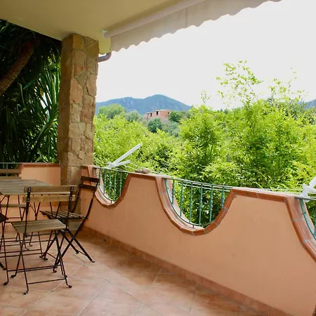 Pelau - Holiday home *